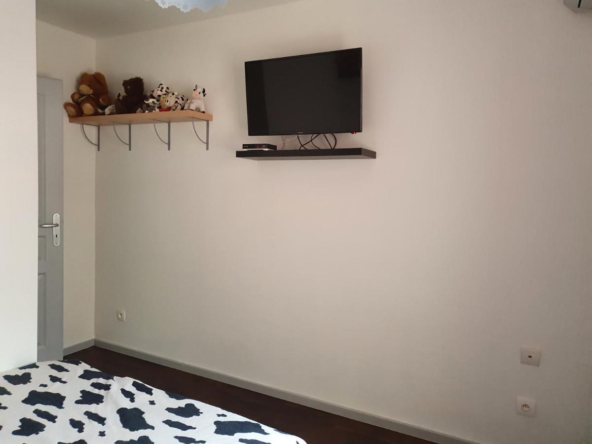 Appart A Climatise Sur Coursan Экстерьер фото