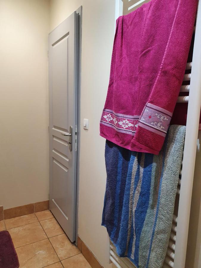 Appart A Climatise Sur Coursan Экстерьер фото